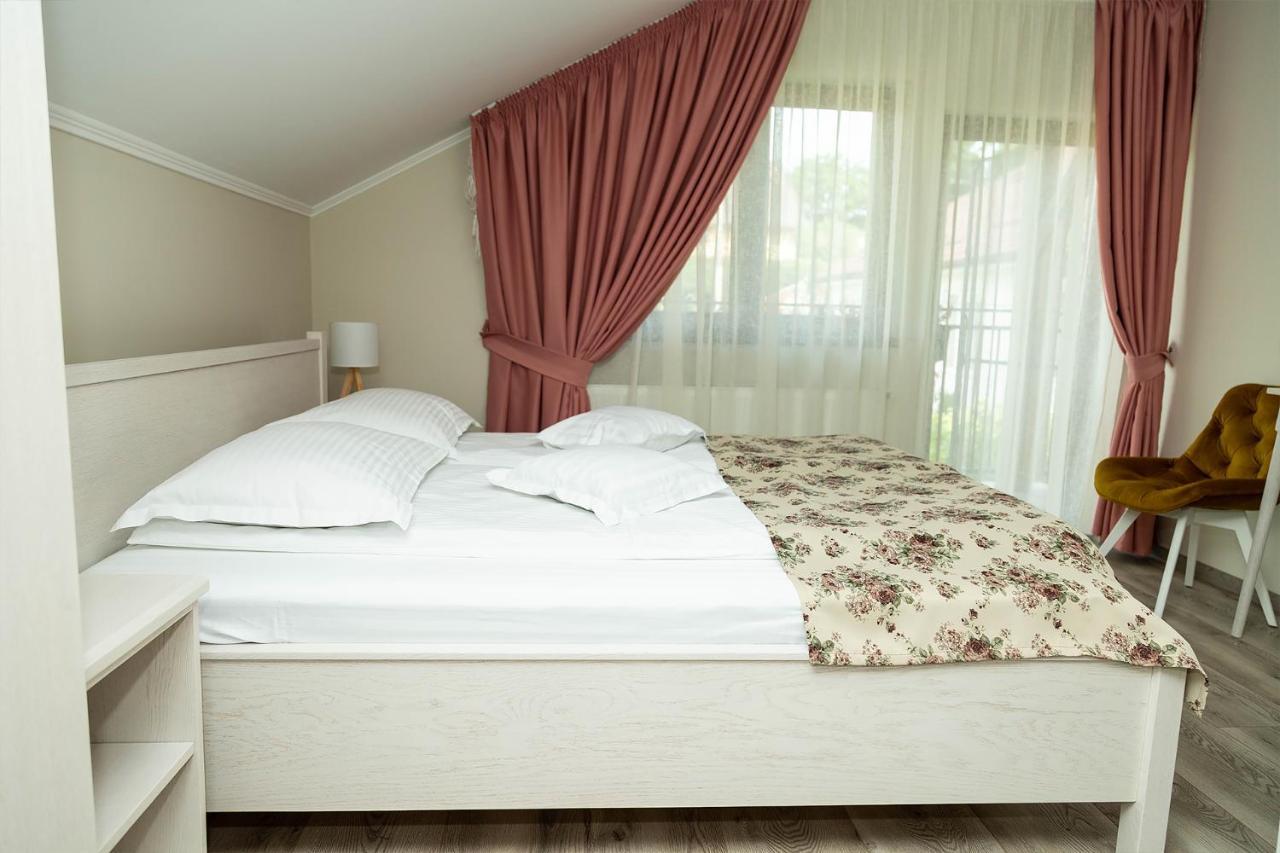 Pensiunea Casablanca Reghin Ngoại thất bức ảnh