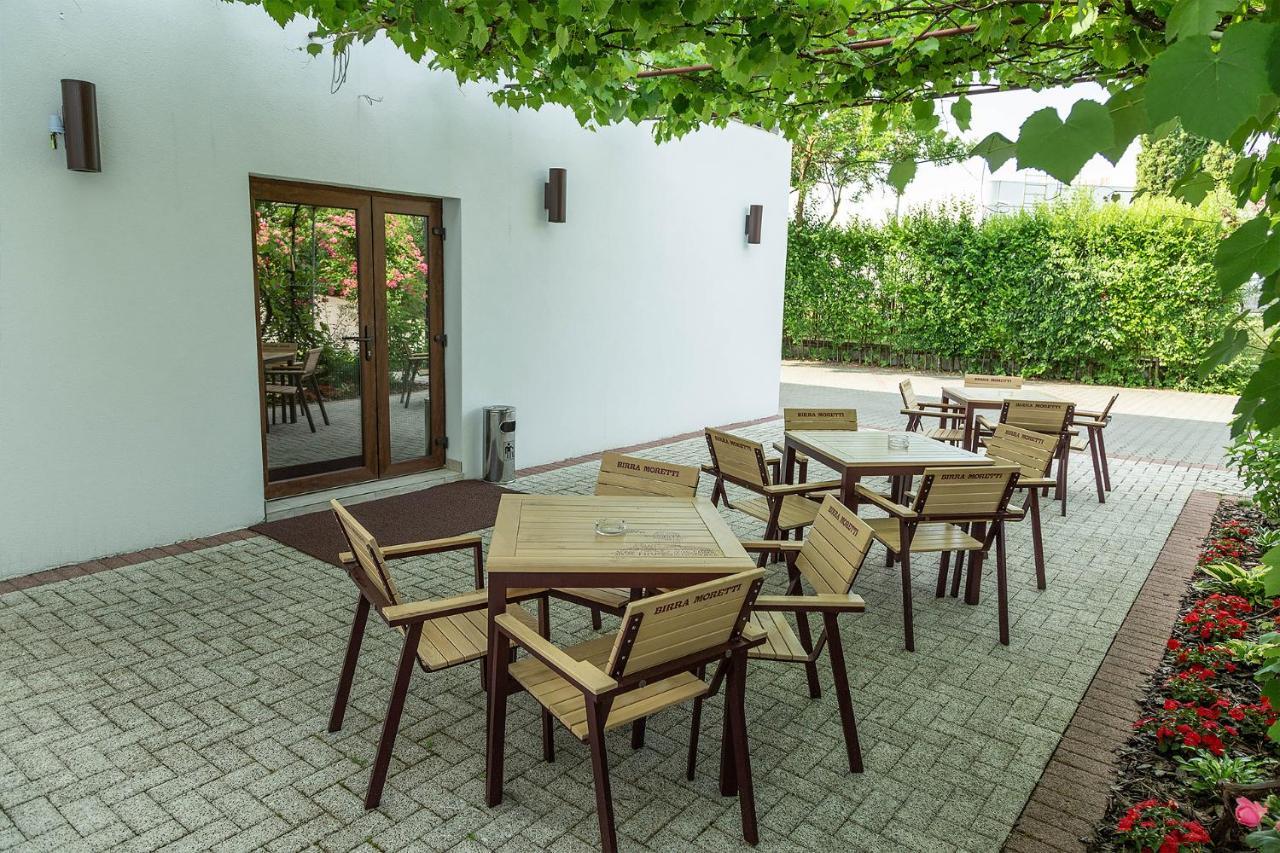 Pensiunea Casablanca Reghin Ngoại thất bức ảnh