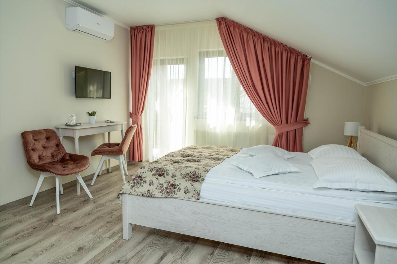Pensiunea Casablanca Reghin Ngoại thất bức ảnh