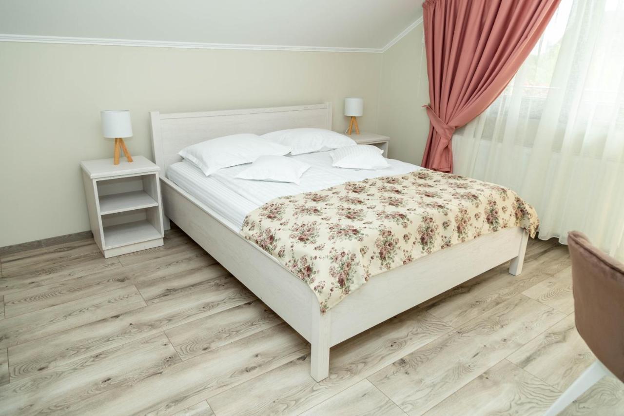 Pensiunea Casablanca Reghin Ngoại thất bức ảnh